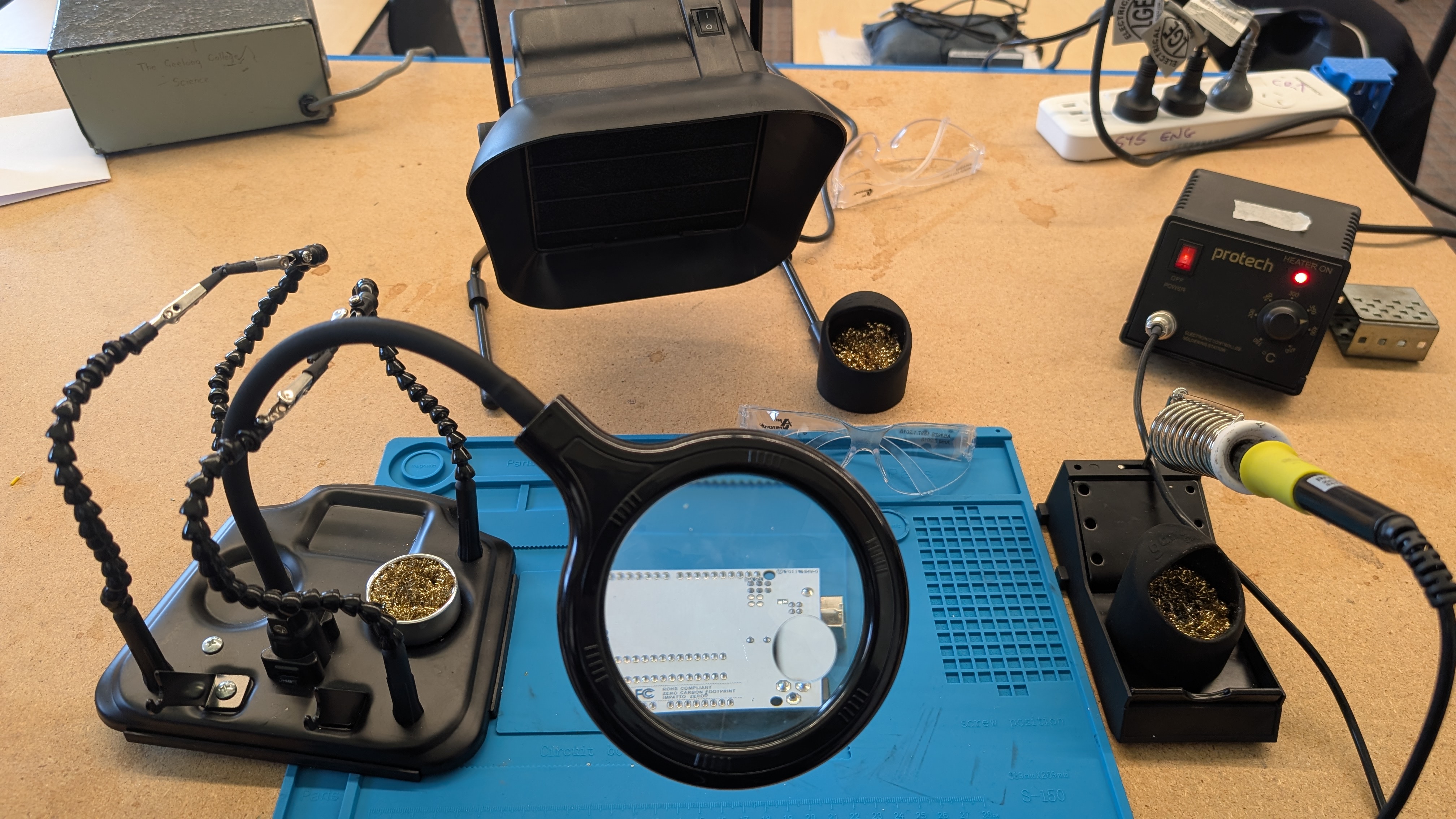 Soldering workstation